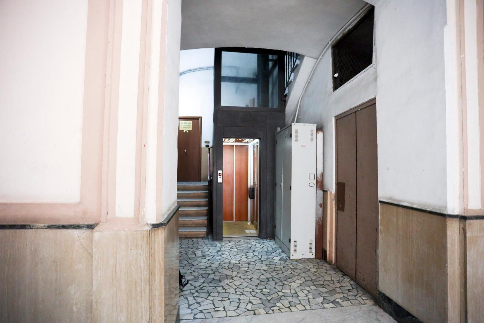 Apartment Track Station - With Netflix Naples