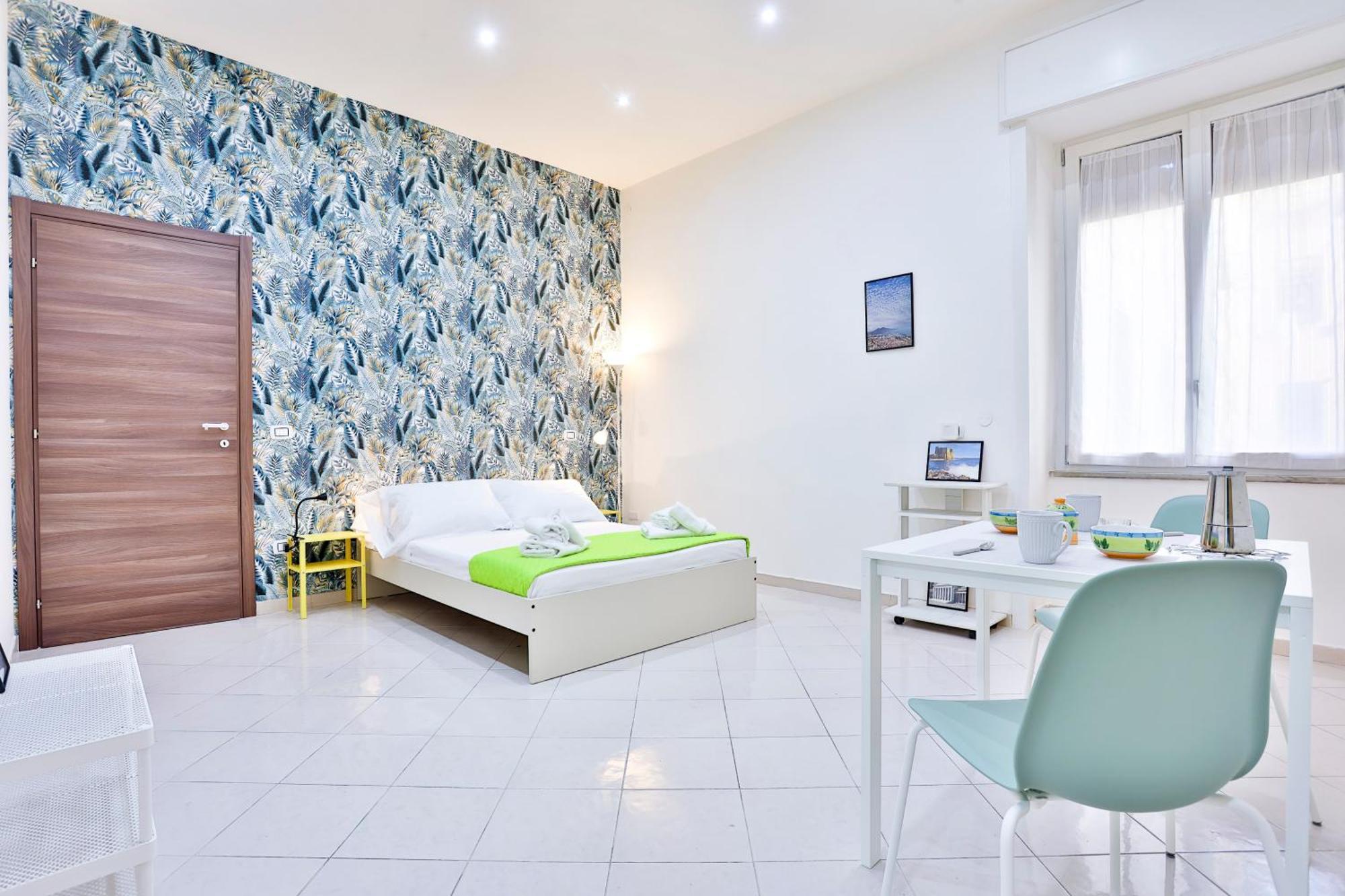 Track Station - With Netflix Apartment Naples